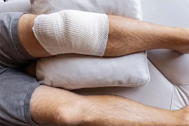 درمان اب اوردن زانو